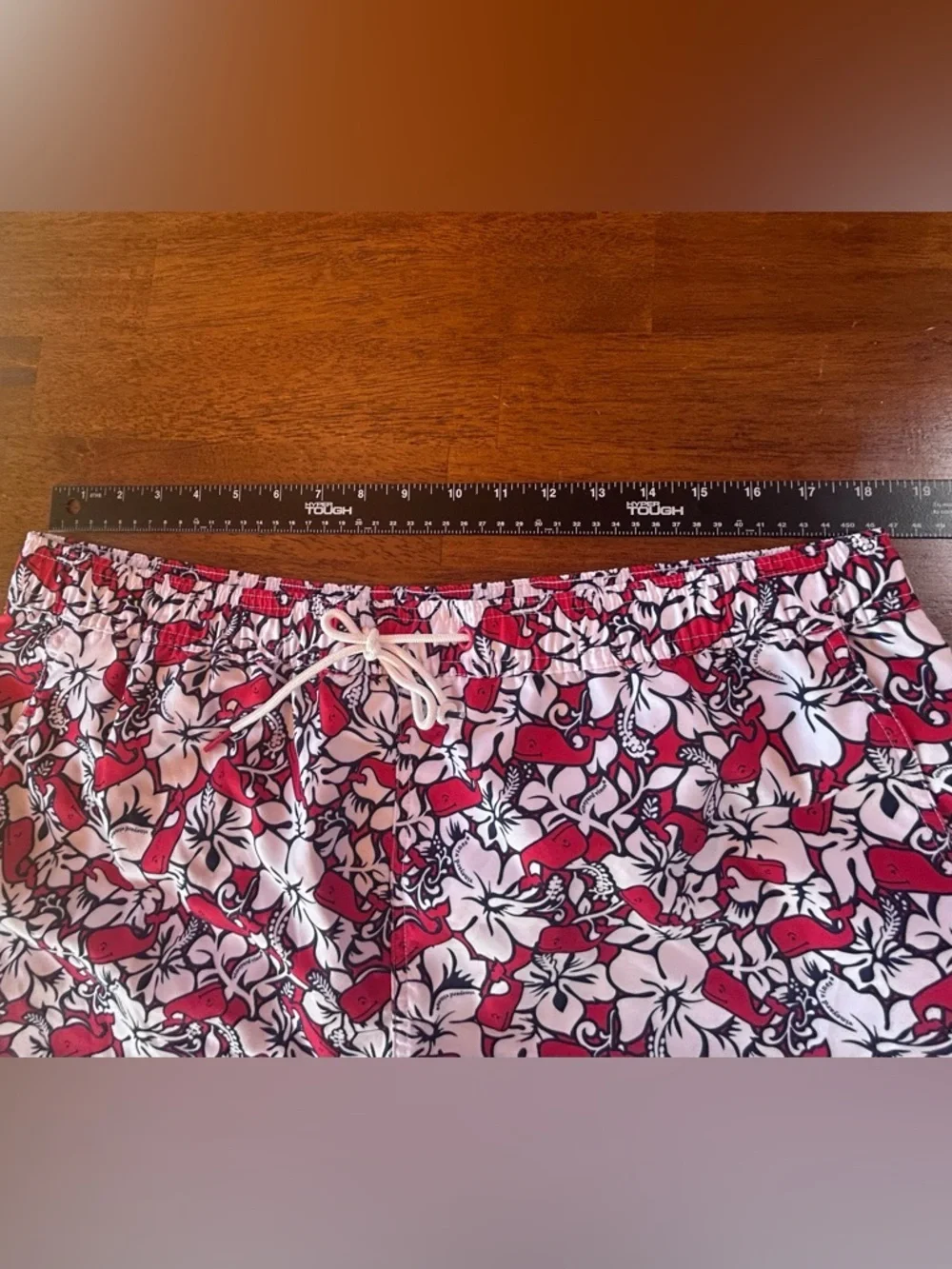 Vineyard Vines Whale Print 7” Swim Trunks